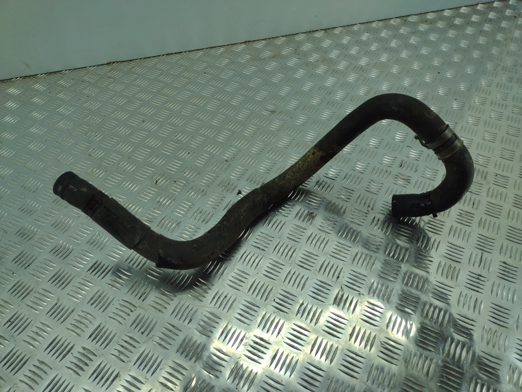 Патрубок радиатора