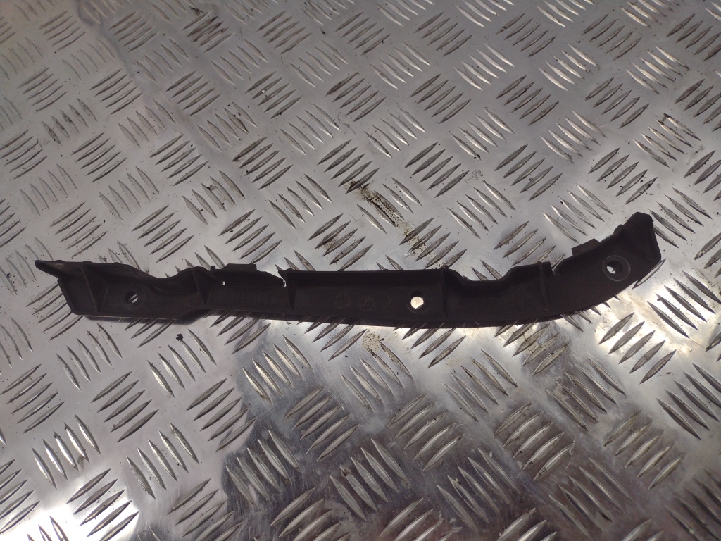 Кронштейн заднего бампера левый