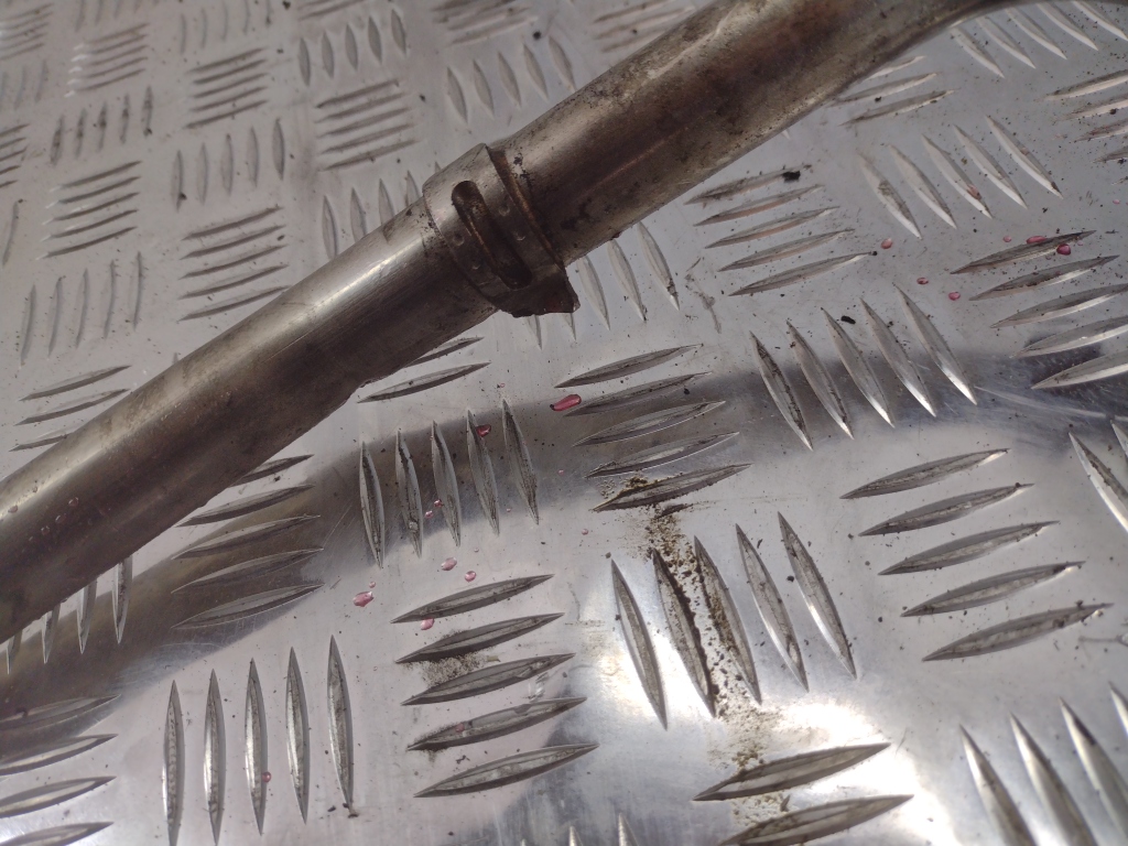 Трубка картерных газов