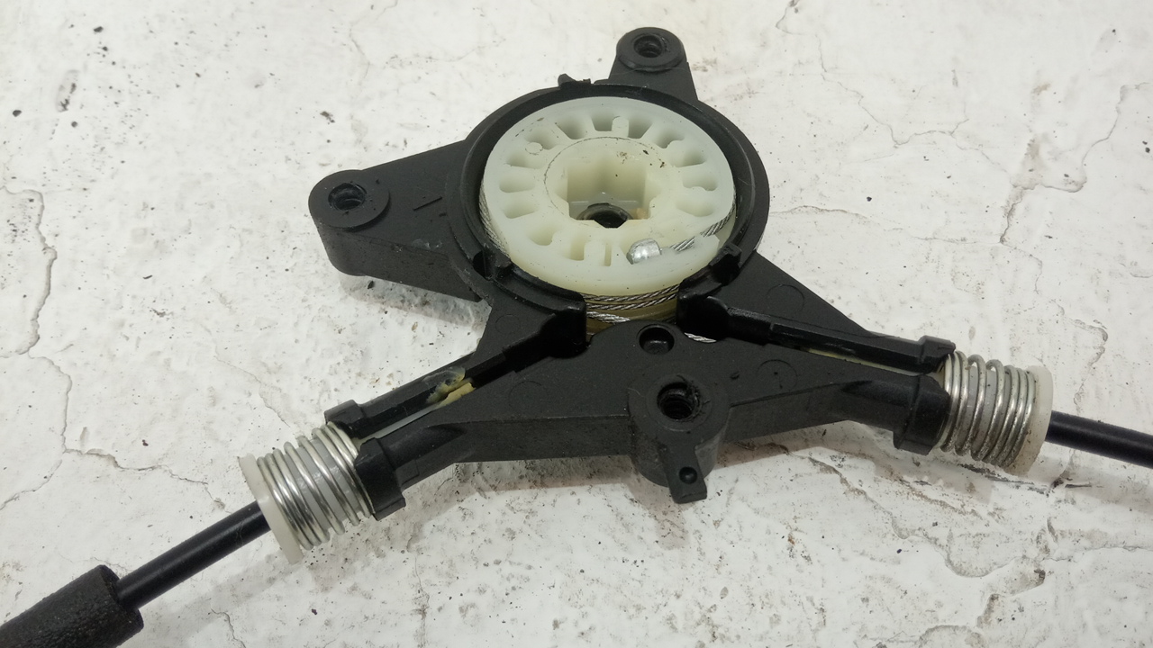 Стеклоподъемник электр. задний правый