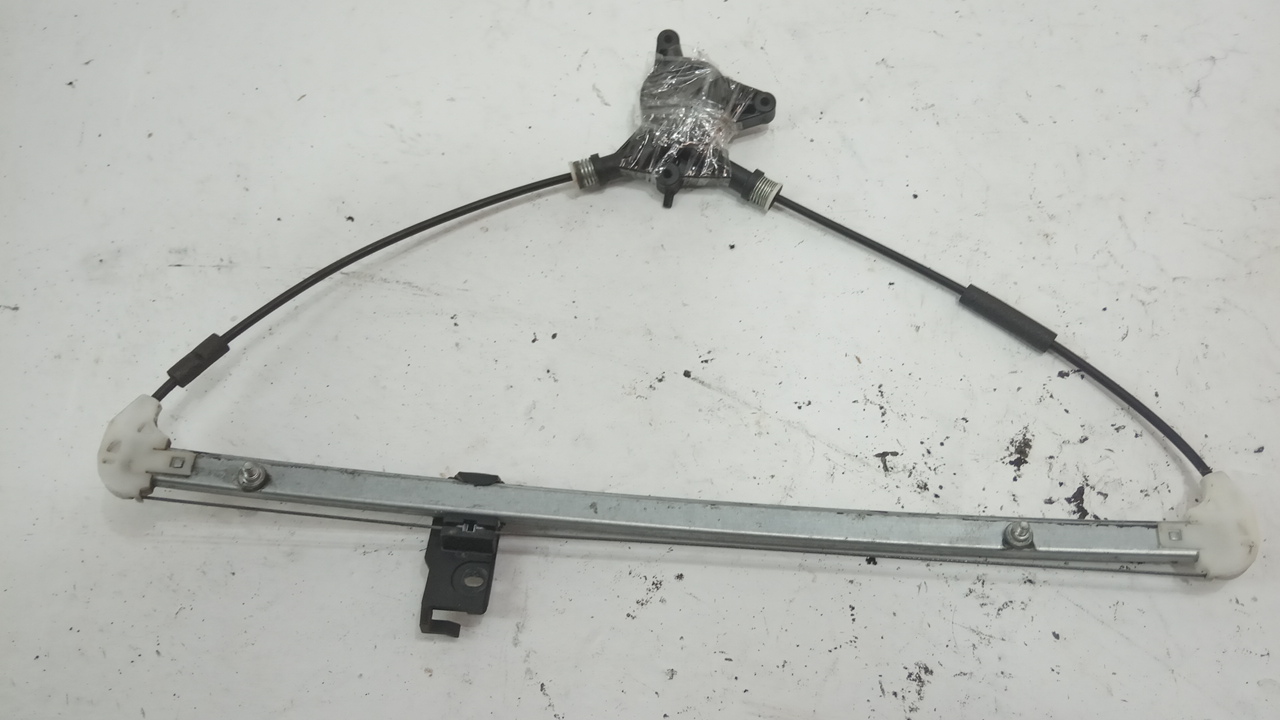 Стеклоподъемник электр. задний правый