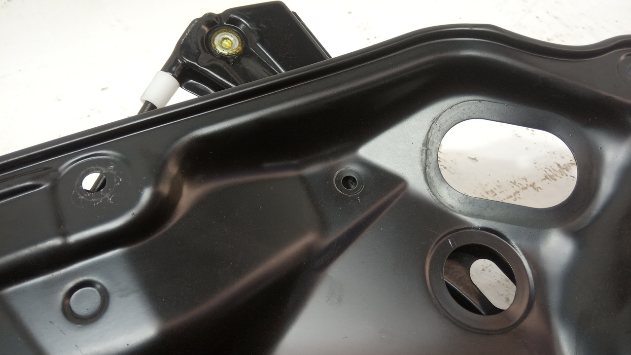 Стеклоподъемник электр. передний левый