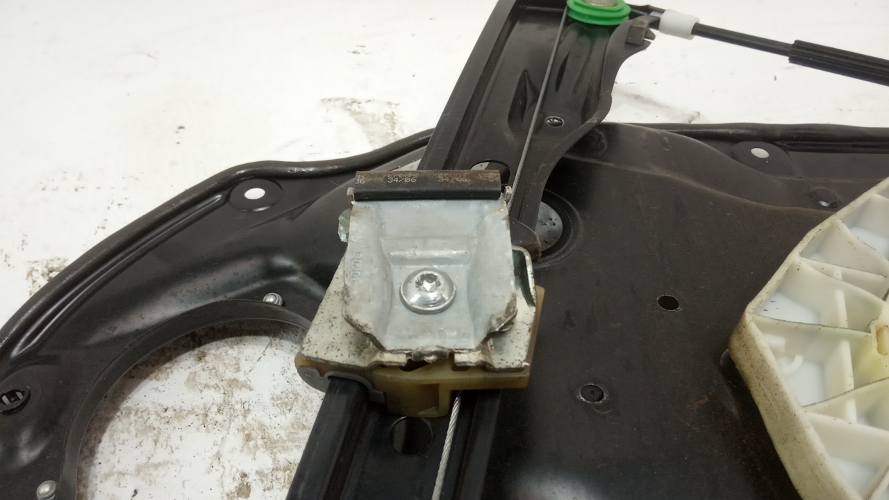 Стеклоподъемник электр. передний левый