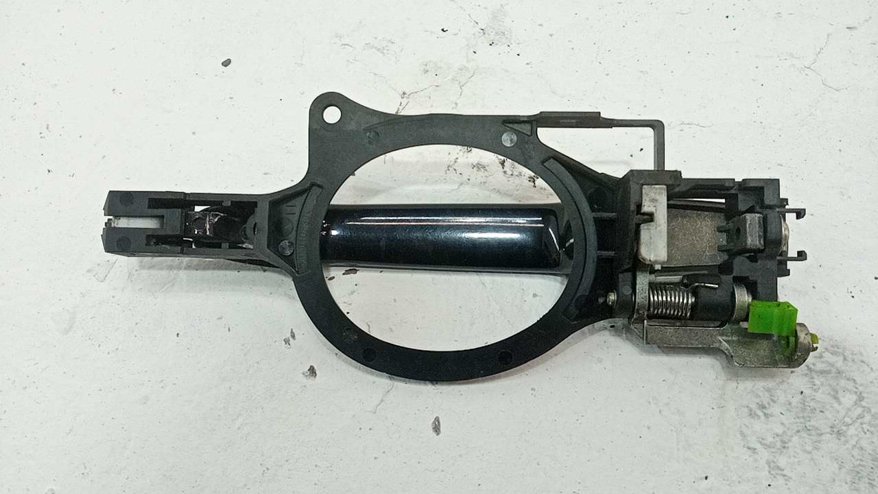 Ручка двери передней наружная левая