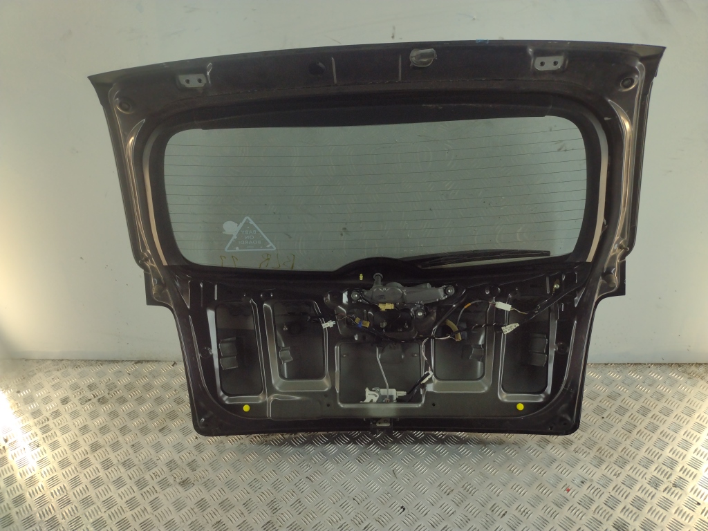 Замок багажника