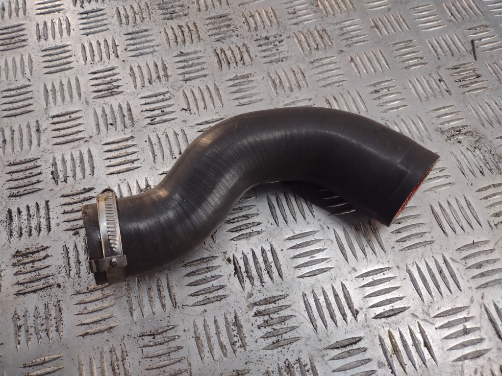 Патрубок интеркулера