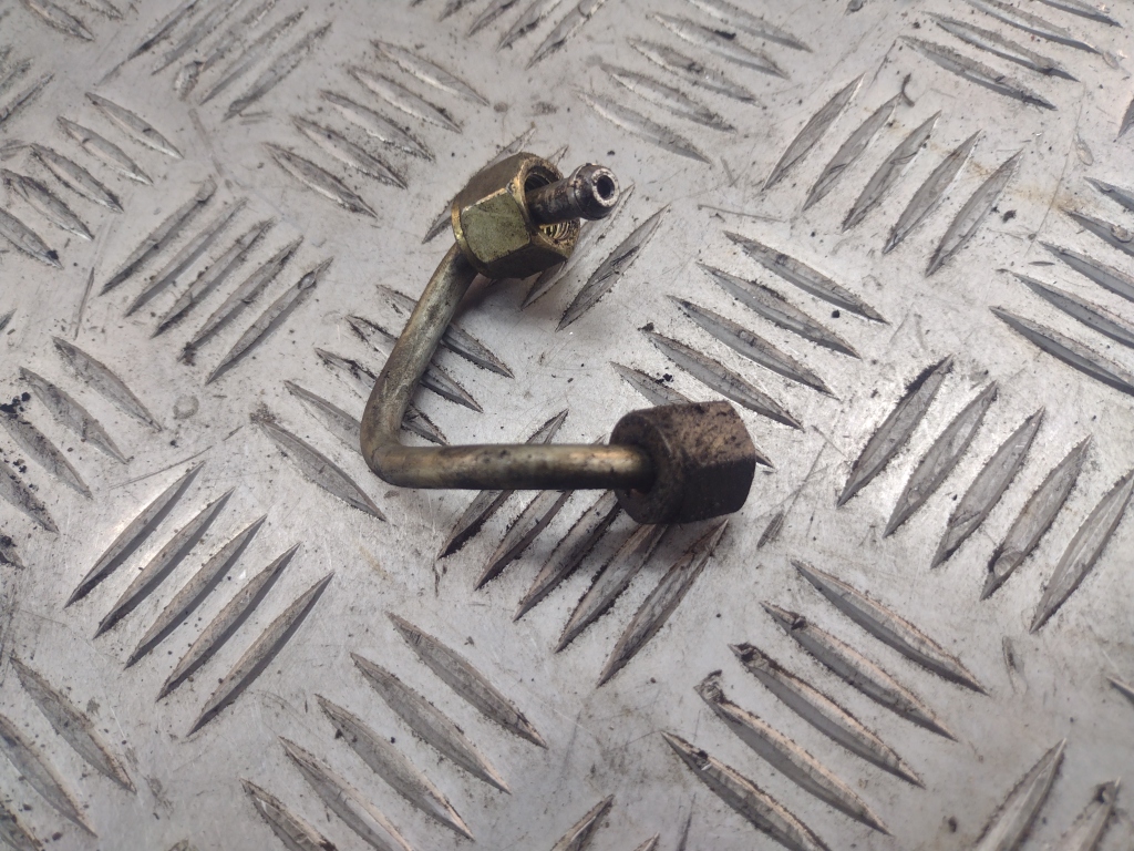 Трубка топливная