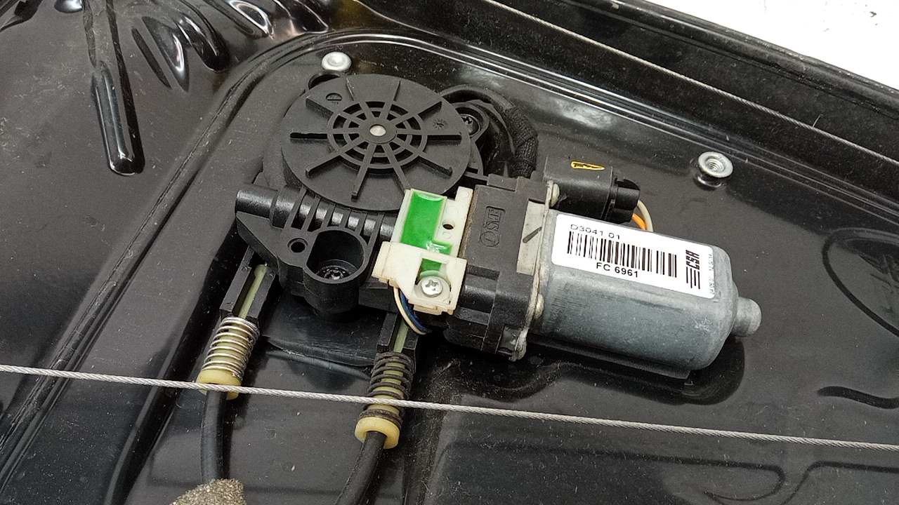 Стеклоподъемник электр. передний левый