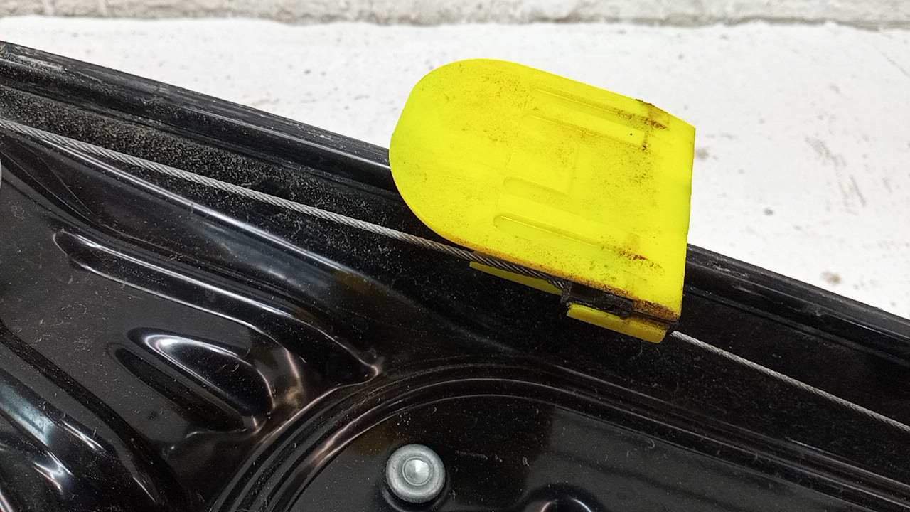 Стеклоподъемник электр. передний левый