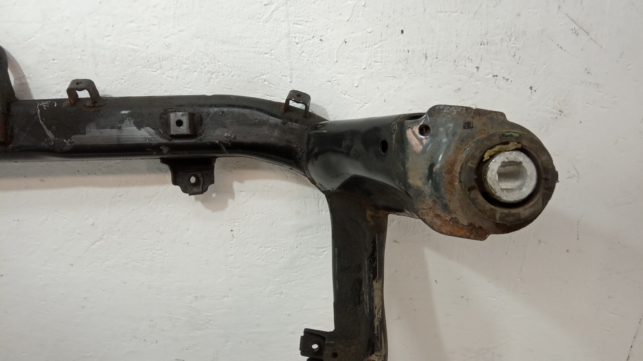 Балка подмоторная