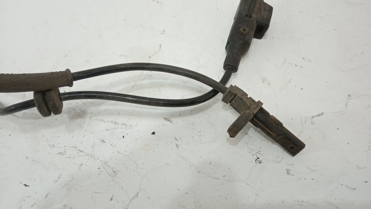 Датчик ABS задний