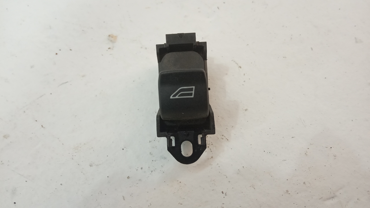 Кнопка стеклоподъемника