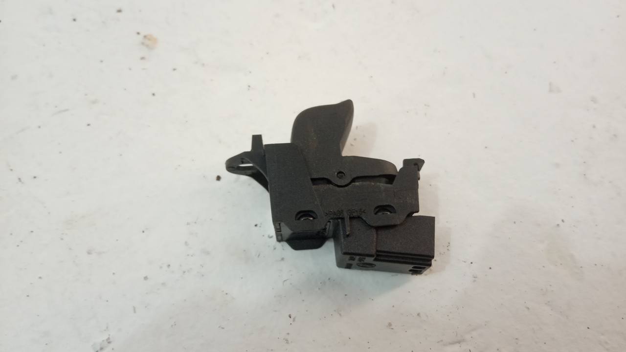 Кнопка стеклоподъемника