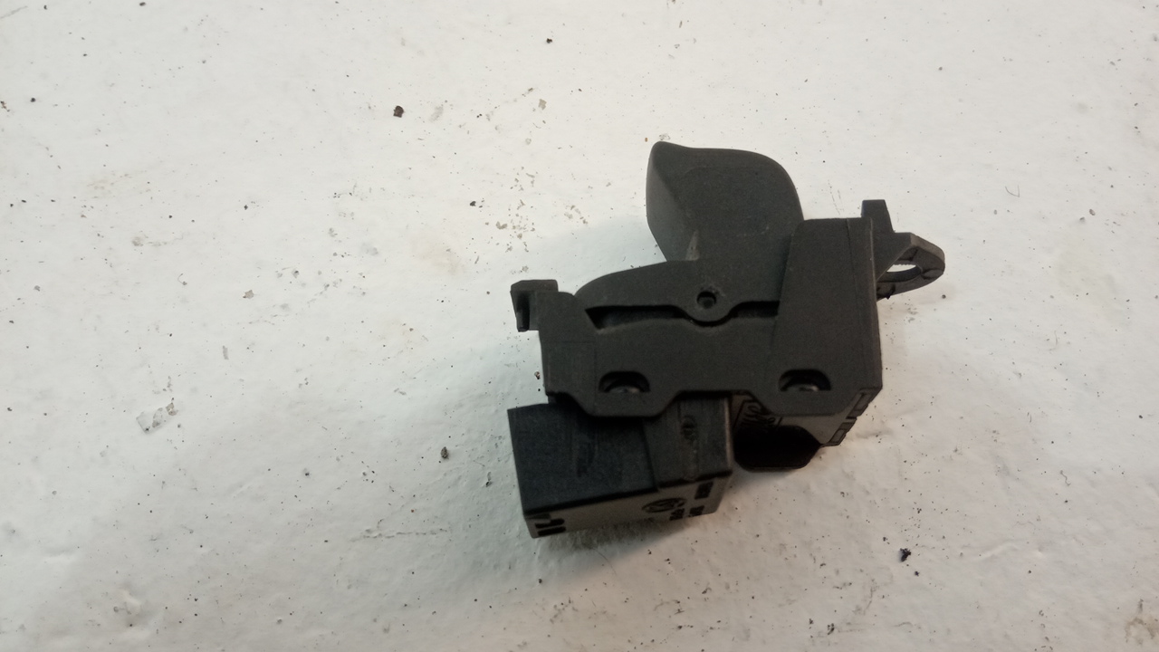 Кнопка стеклоподъемника