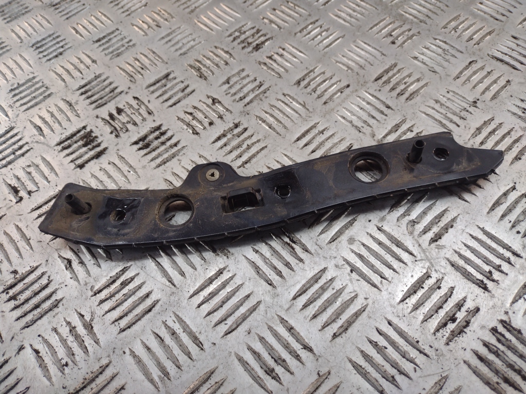 Кронштейн переднего бампера правый