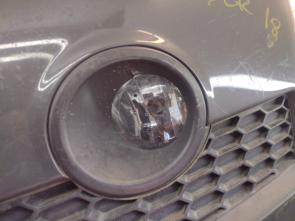 Рамка противотуманной фары левой