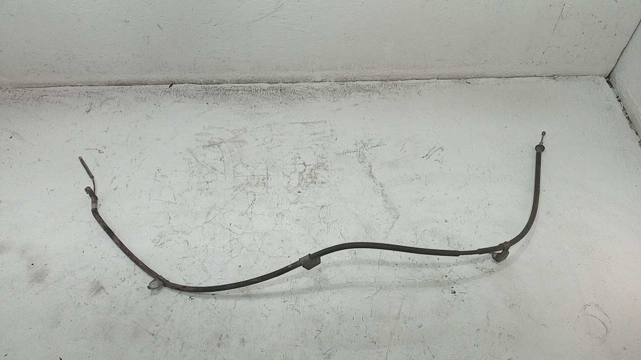 Трос стояночного тормоза правый