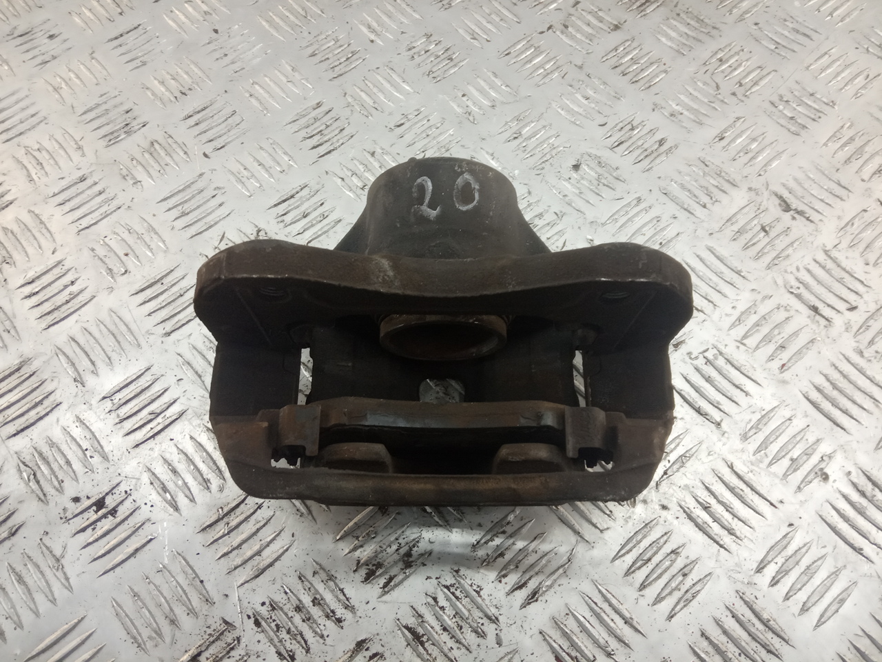 Суппорт передний левый