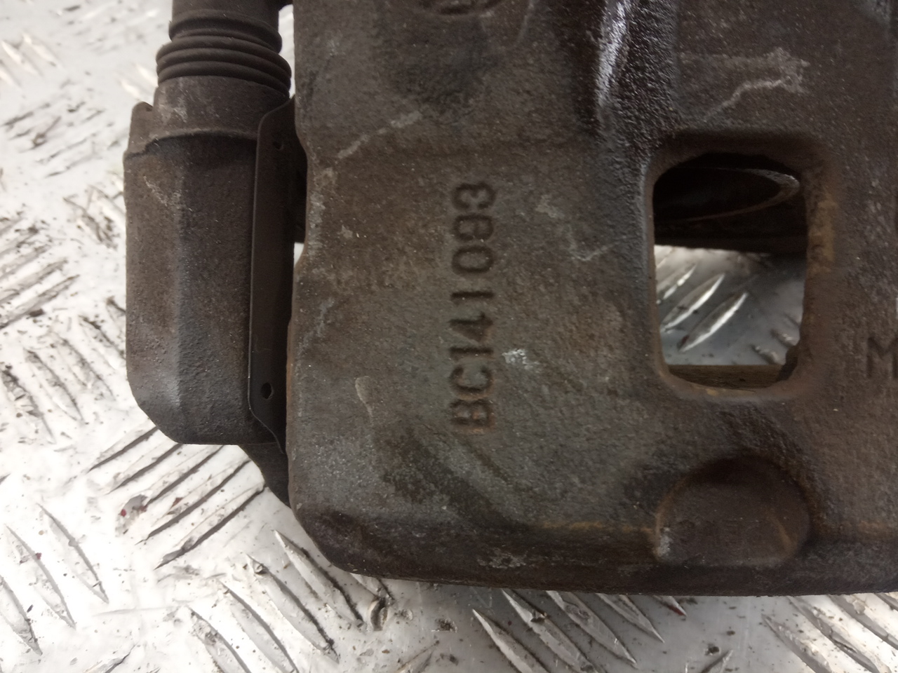 Суппорт передний правый