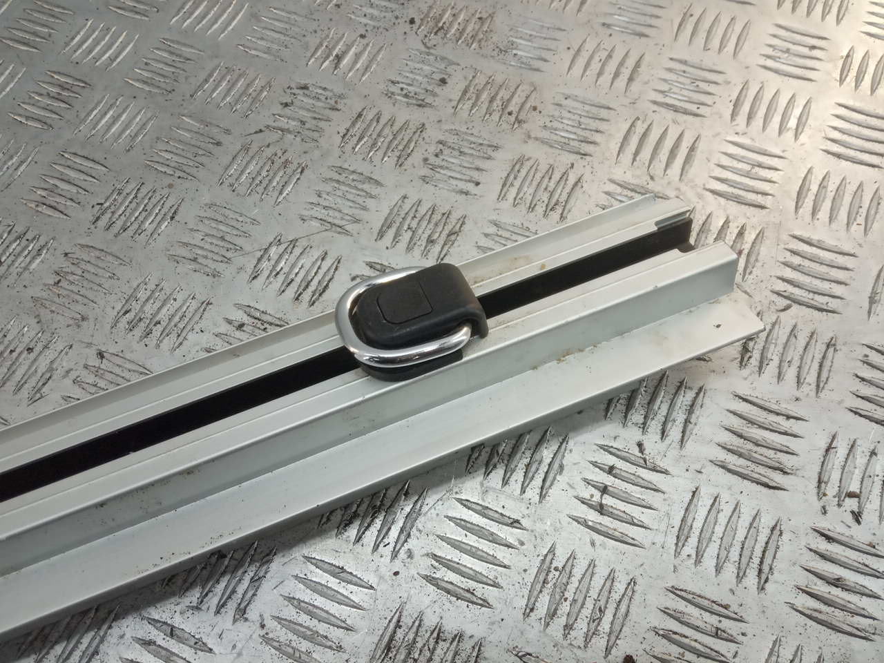 Кронштейн багажника