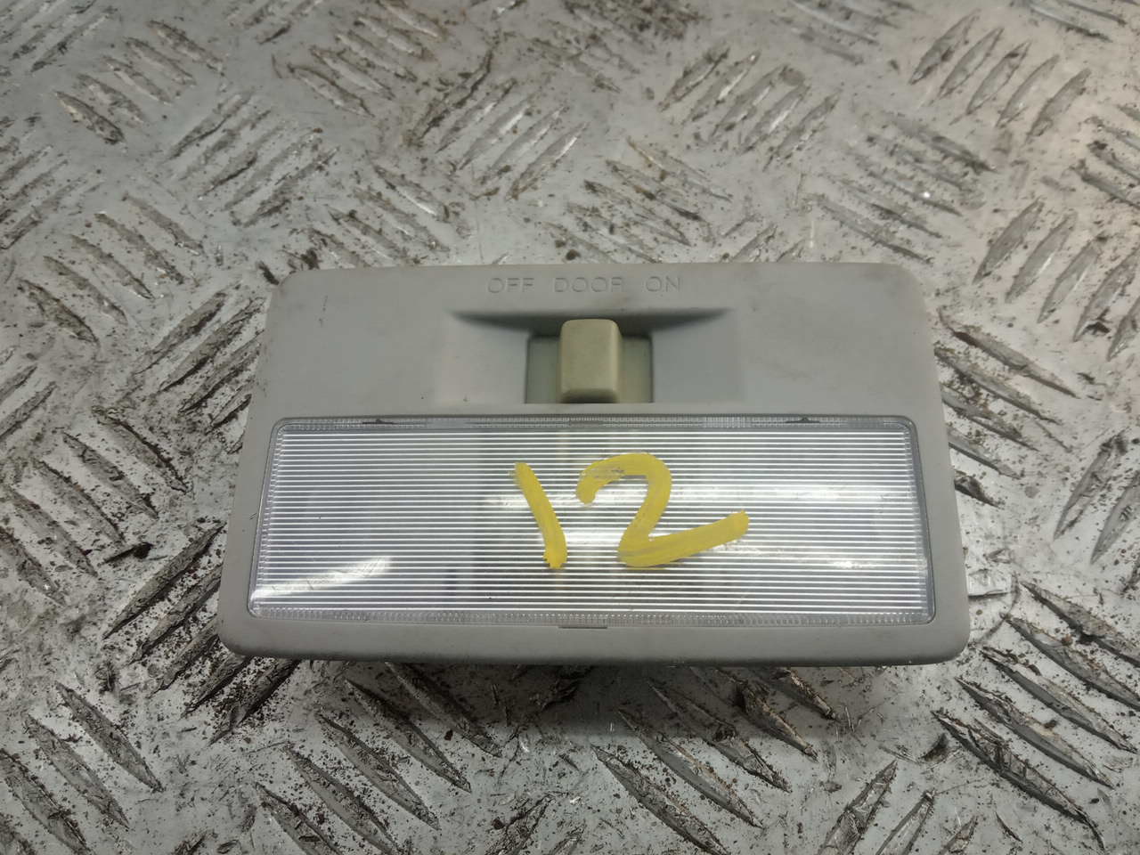 Плафон салонный