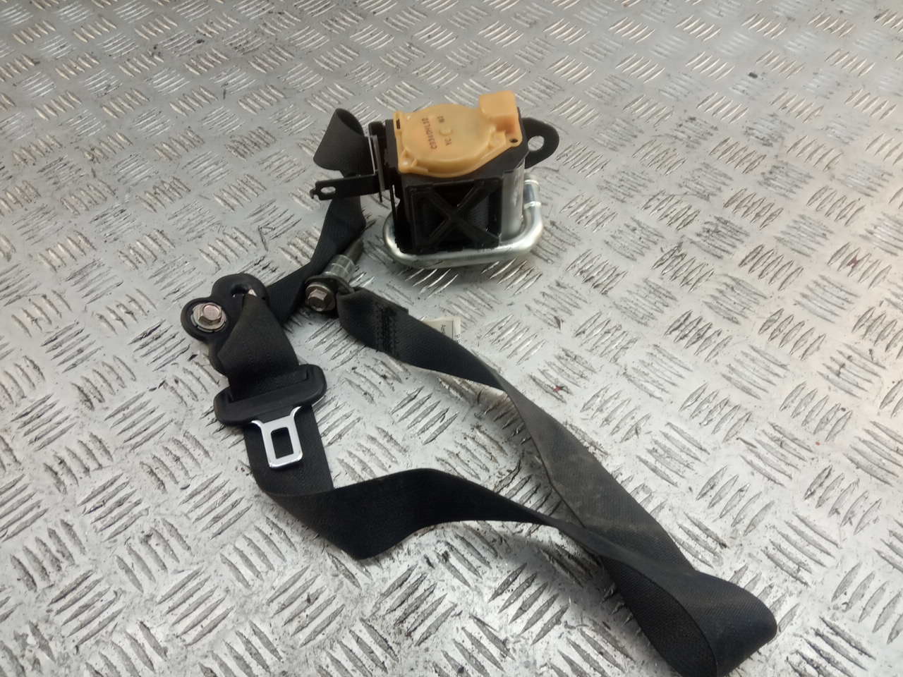 Ремень безопасности с пиропатроном