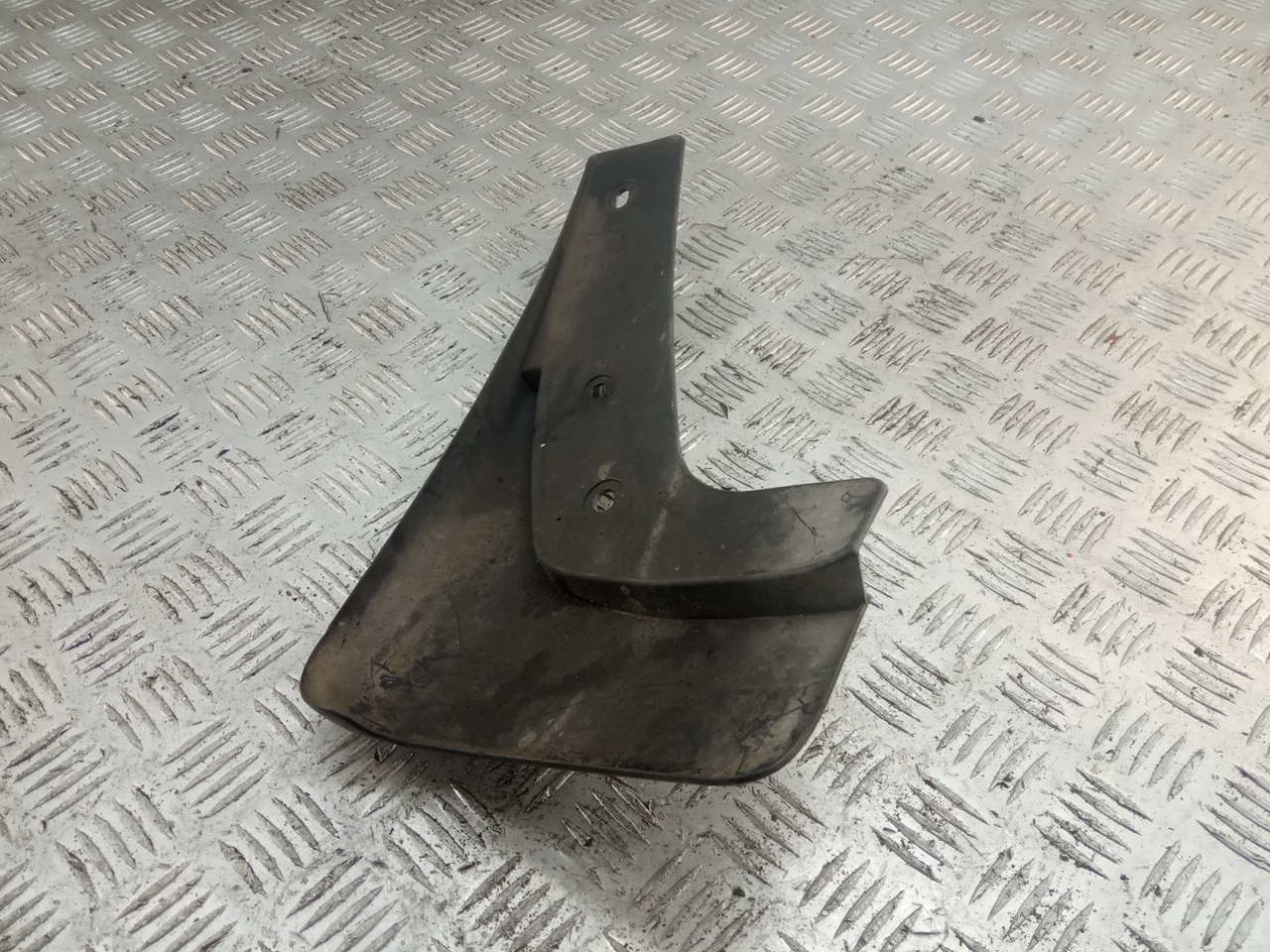 Брызговик задний правый