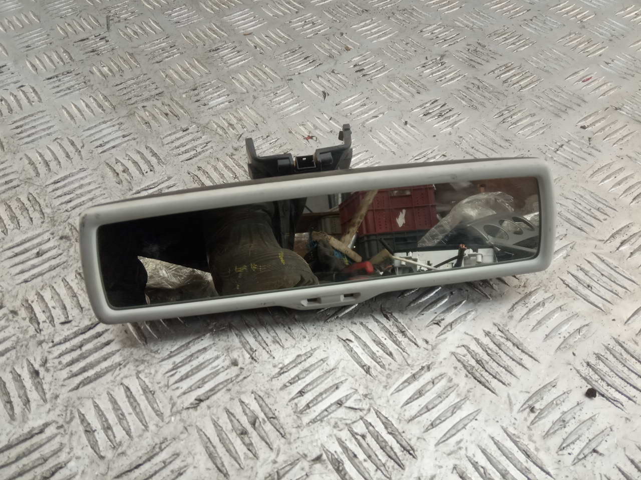 Зеркало заднего вида