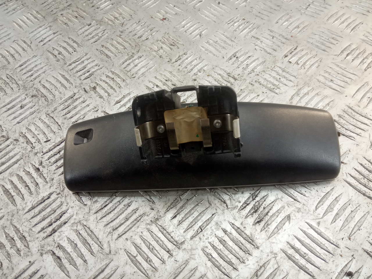 Зеркало заднего вида