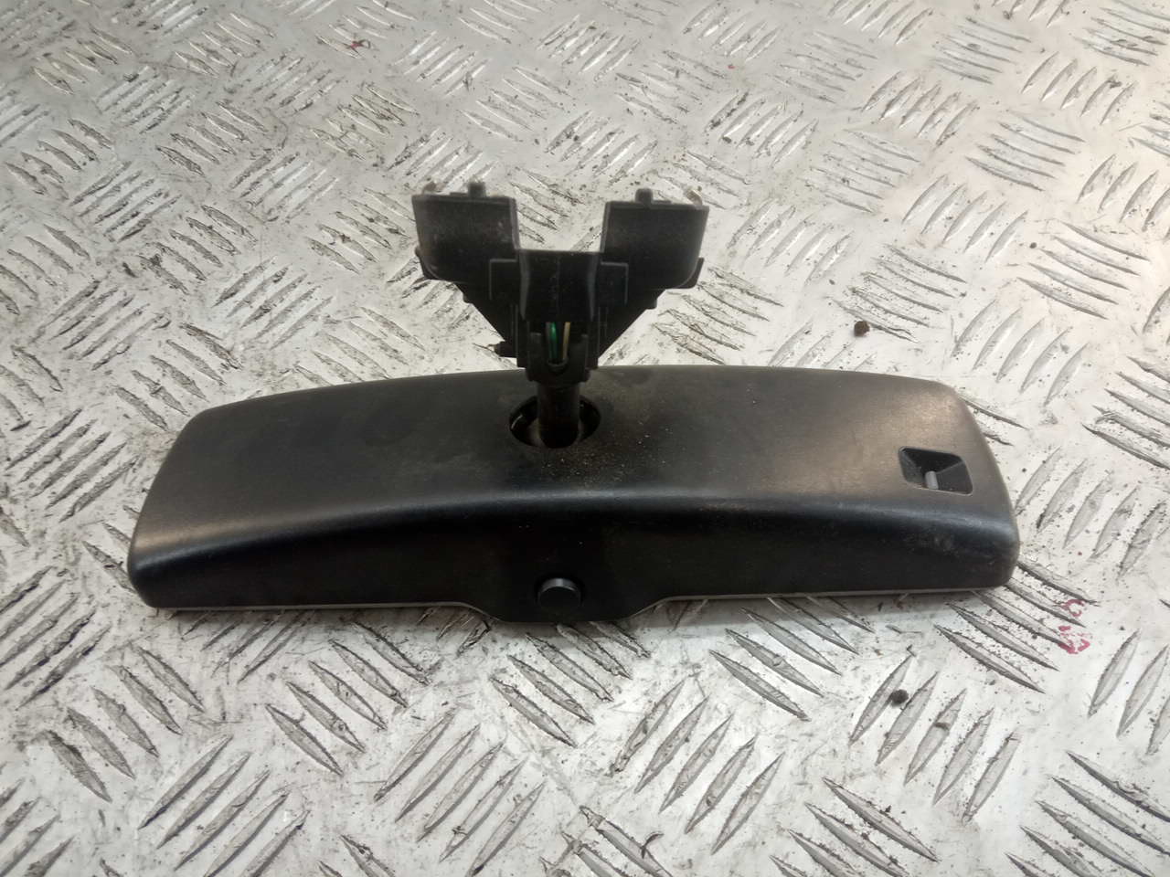 Зеркало заднего вида