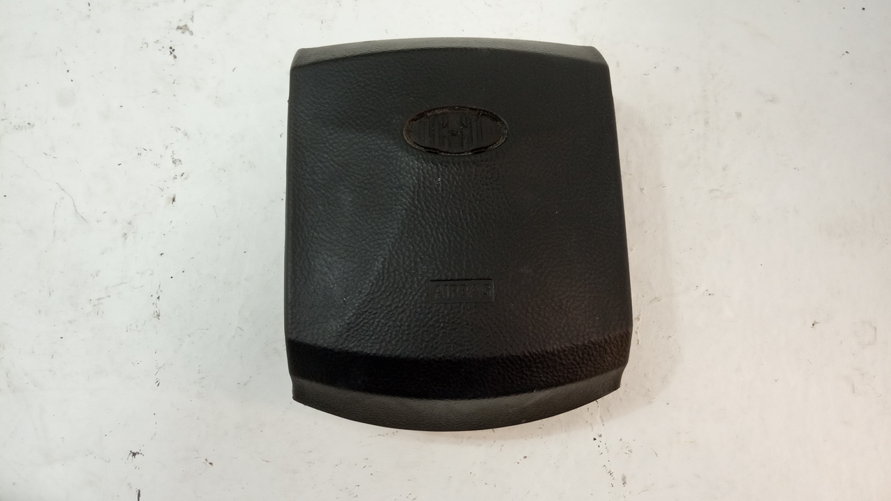 Подушка безопасности в рулевое колесо