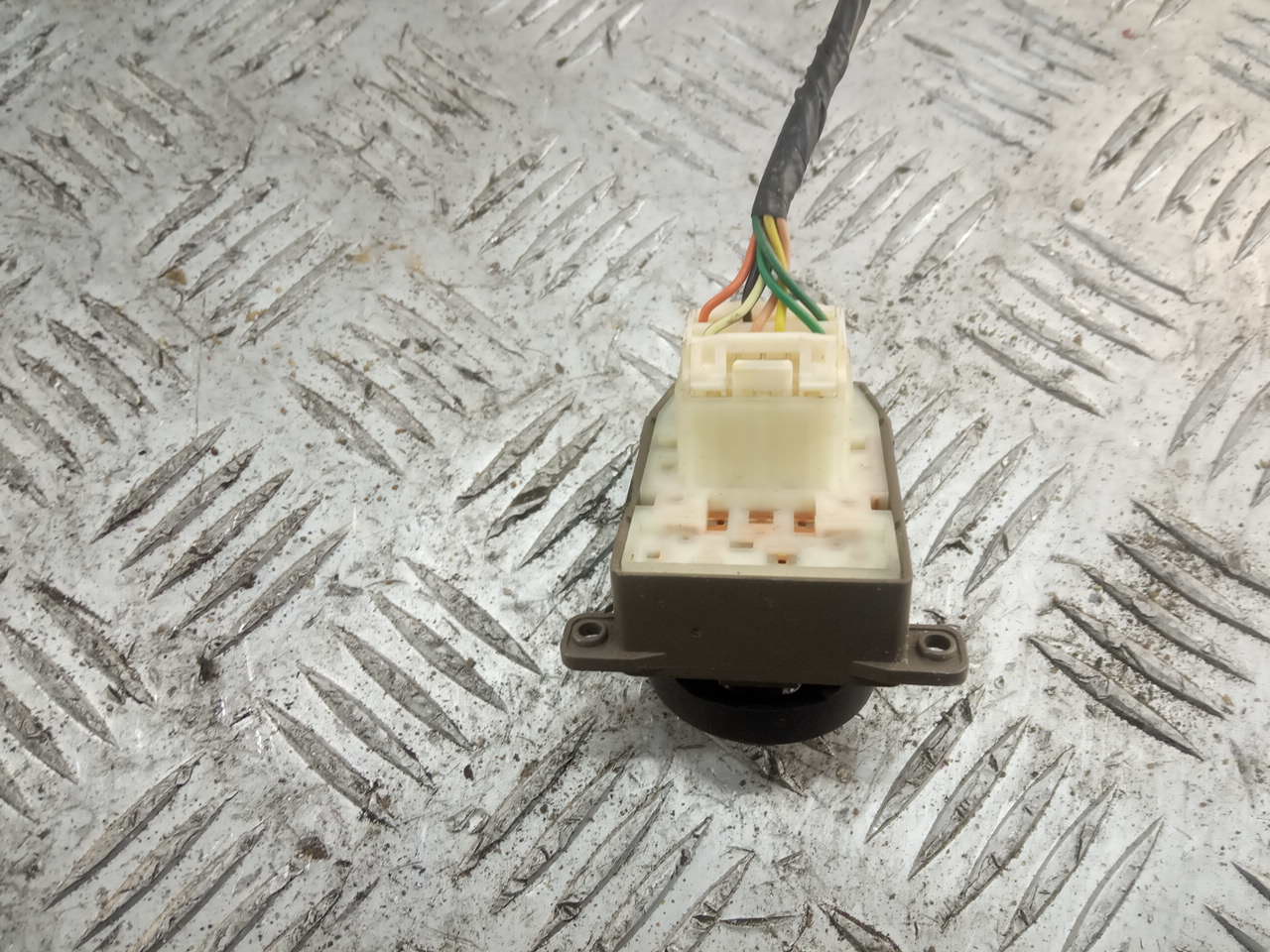 Переключатель регулировки зеркал