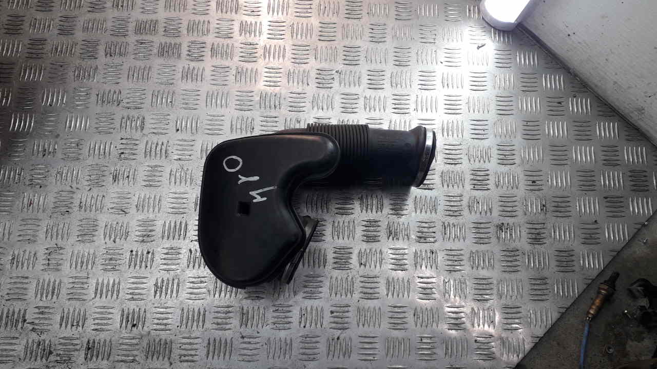 Патрубок воздушного фильтра