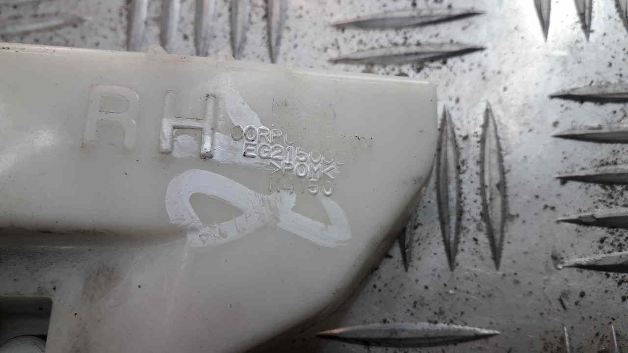 Кронштейн заднего бампера правый