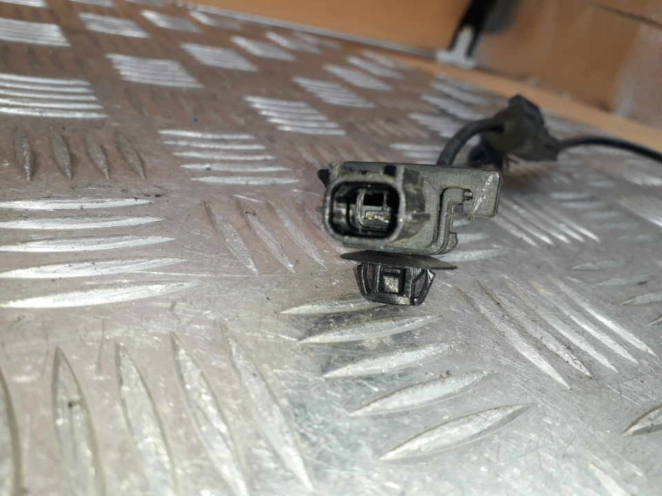 Датчик ABS задний правый