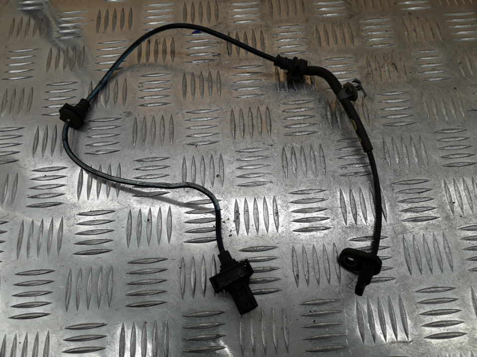 Датчик ABS передний правый