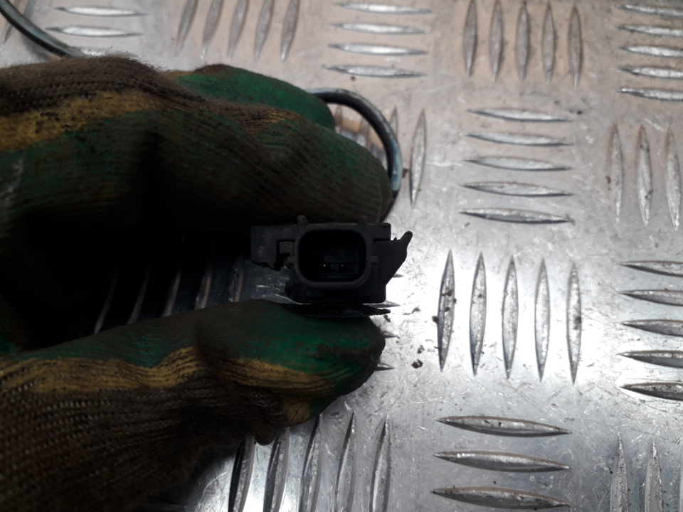 Датчик ABS передний правый