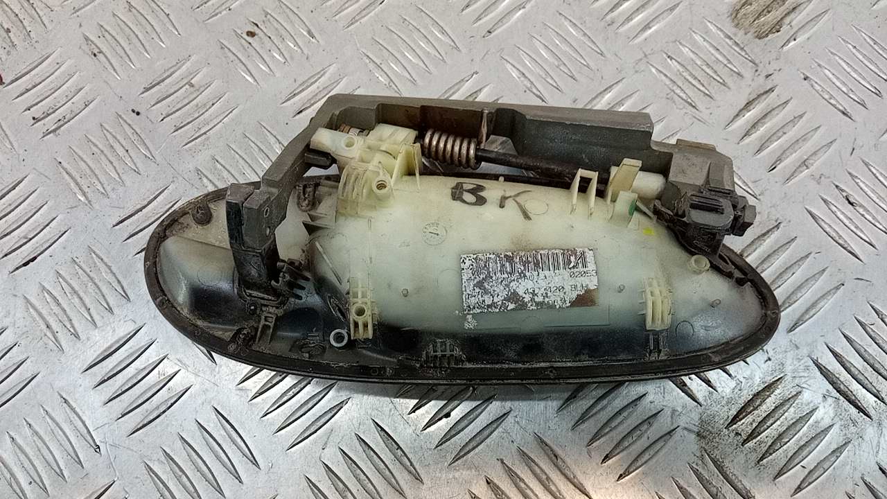 Ручка двери задней наружная левая