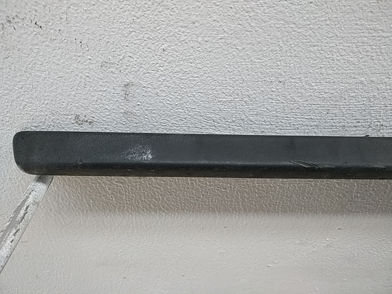 Молдинг передней левой двери