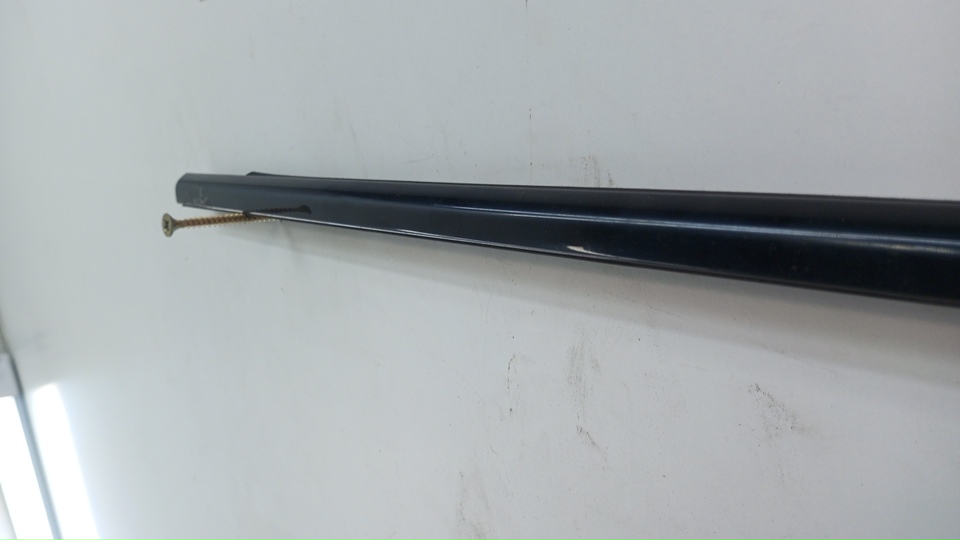 Накладка стекла переднего правого