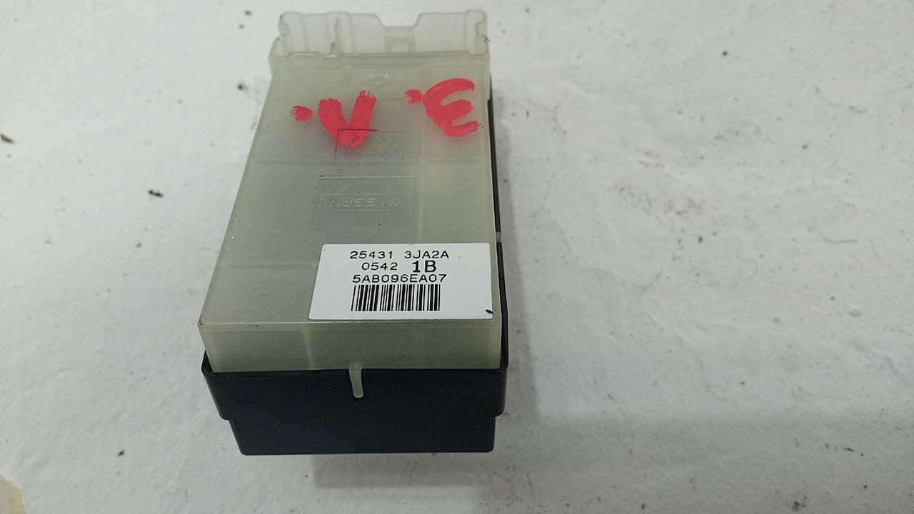 Кнопка стеклоподъемника