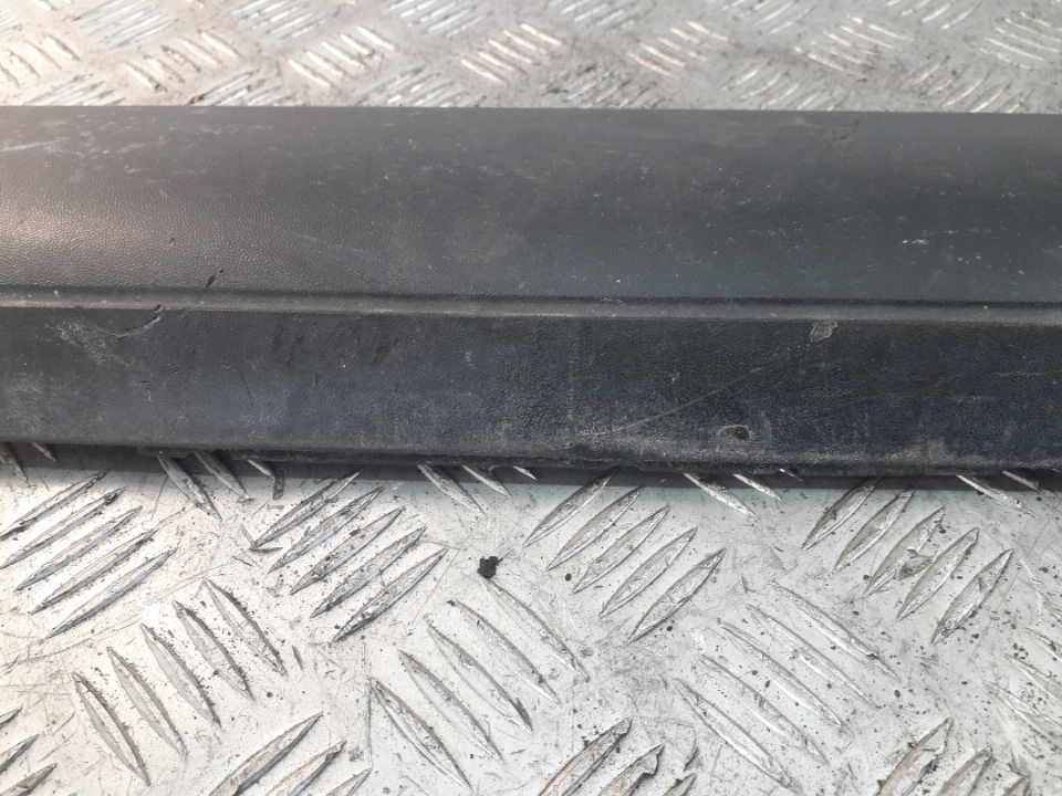 Накладка двери задней левой