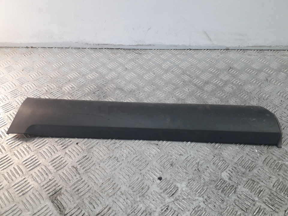 Накладка двери задней левой