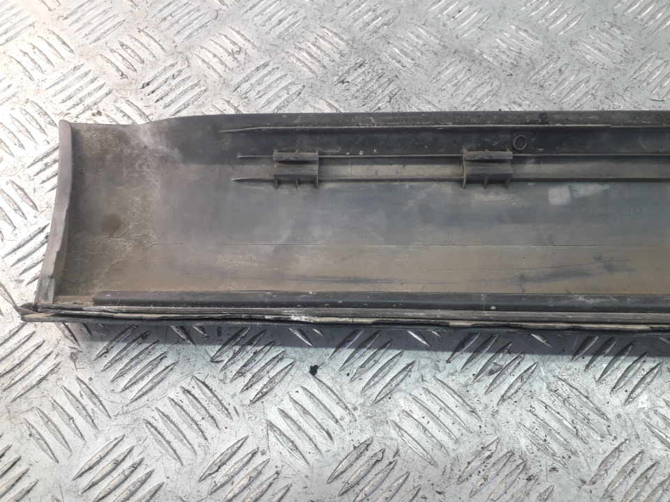 Накладка двери задней левой