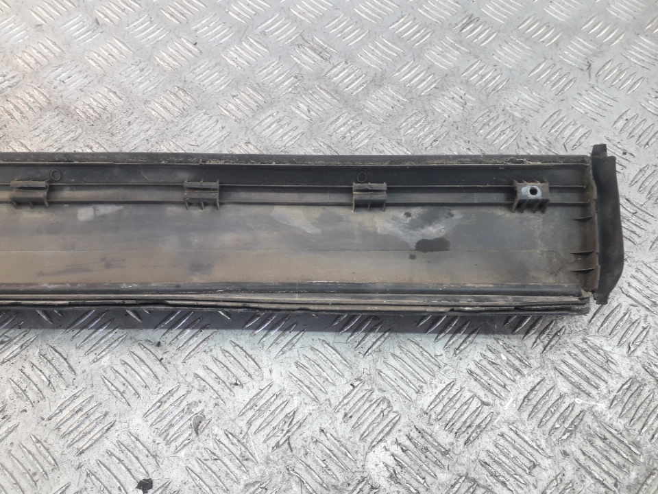 Накладка двери задней левой