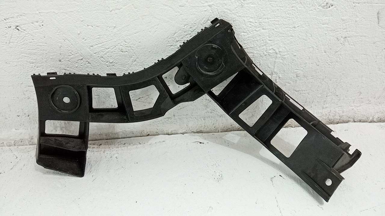 Кронштейн заднего бампера правый