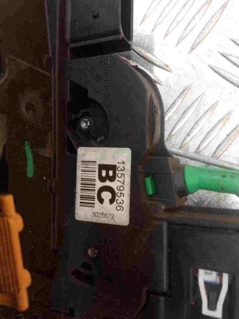 Замок двери задней правой