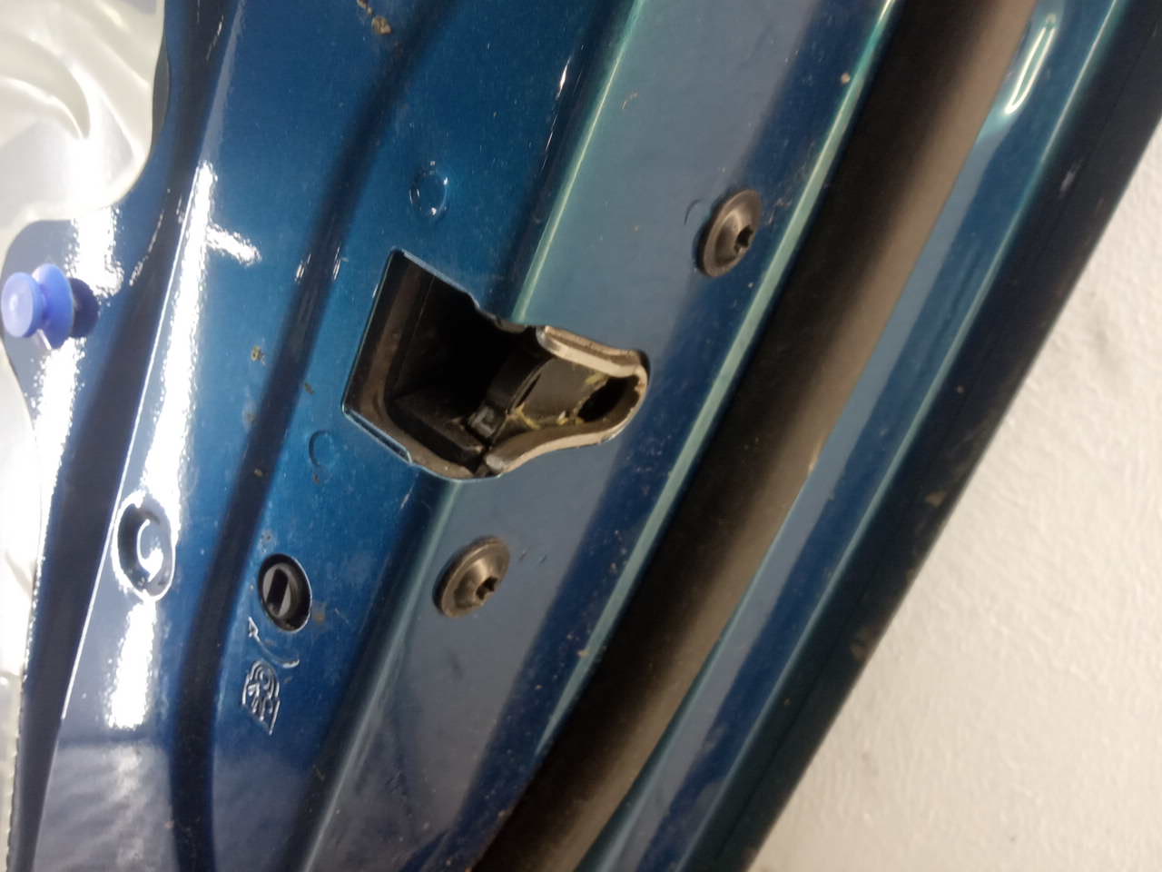 Замок двери задней правой