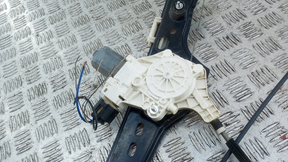 Стеклоподъемник электр. передний левый