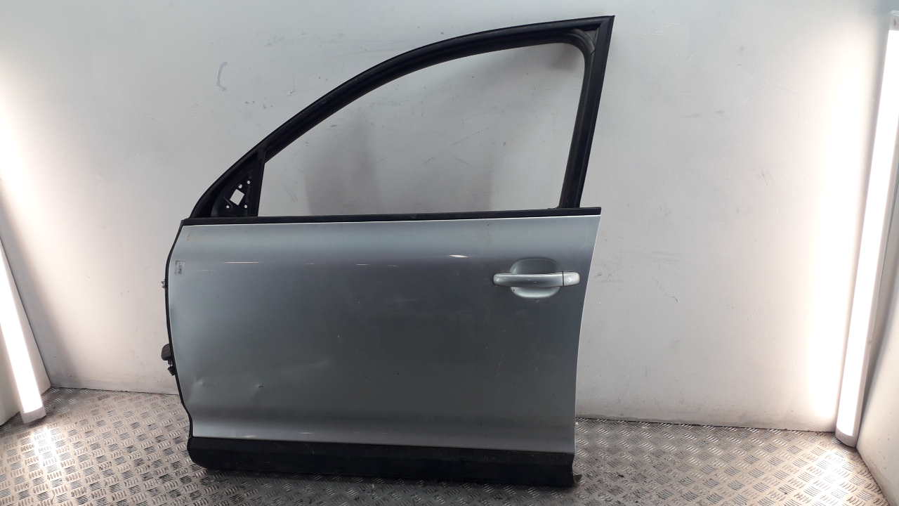 Ручка двери передней наружная левая